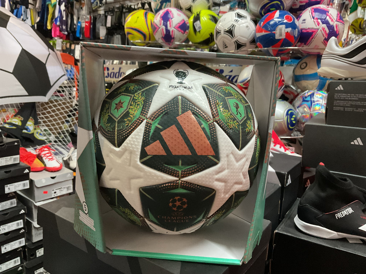 adidas UEFA Champions League 24/25 Knockout Stage Official Match Ball